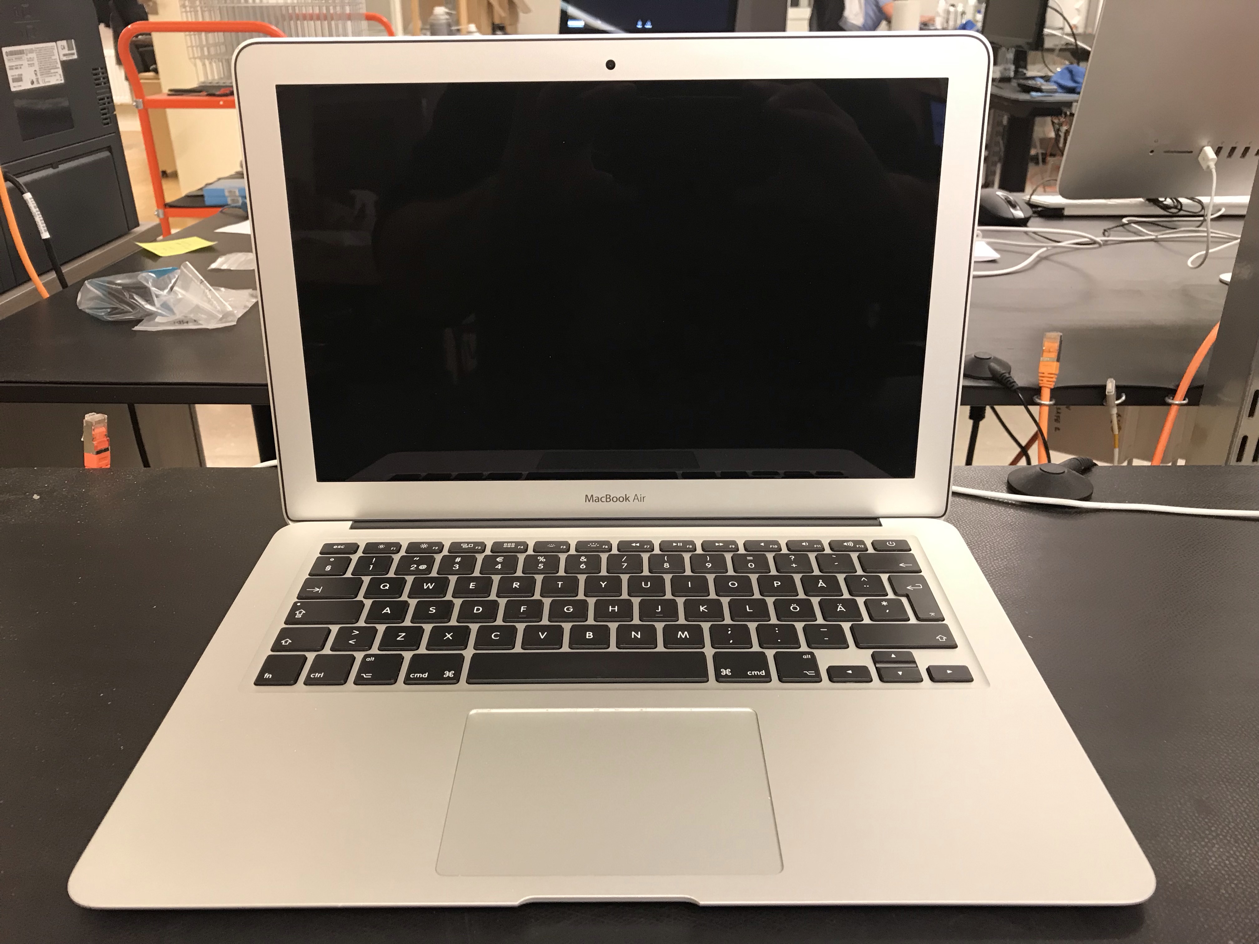 MacBook Air 13" Intel Core i5 1.8 GHz / 8 GB RAM / 128 GB SSD / Mid ...
